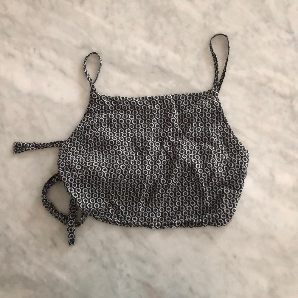 WORN ONCE- BRANDY MELVILLE CROP TANK TOP